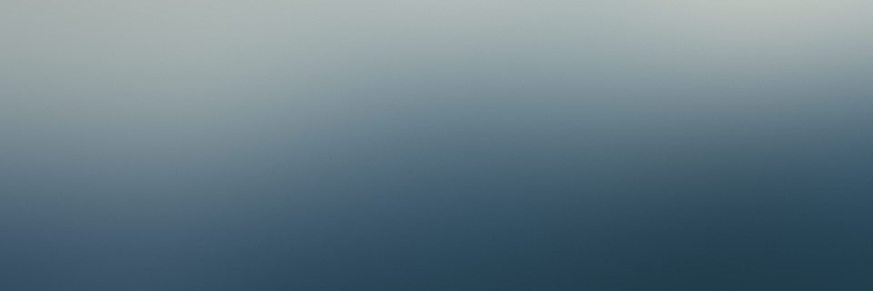 Ruta nocturna vista desde la moto